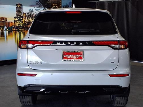 Alpine Frost 2026 Nissan Rogue SL