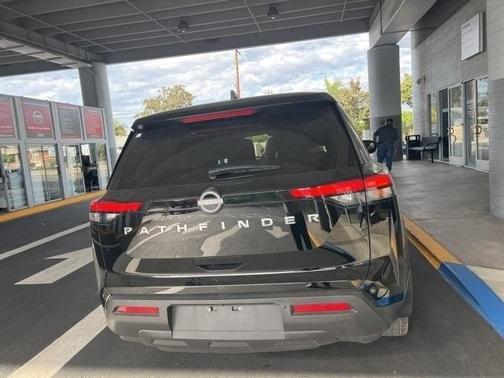 2025 Nissan Pathfinder S FWD