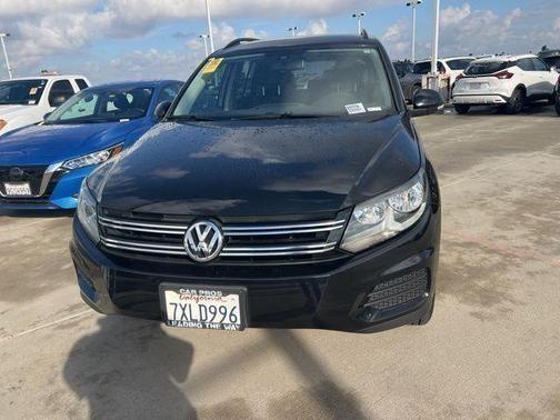 Deep Black 2017 Volkswagen Tiguan 2.0T S