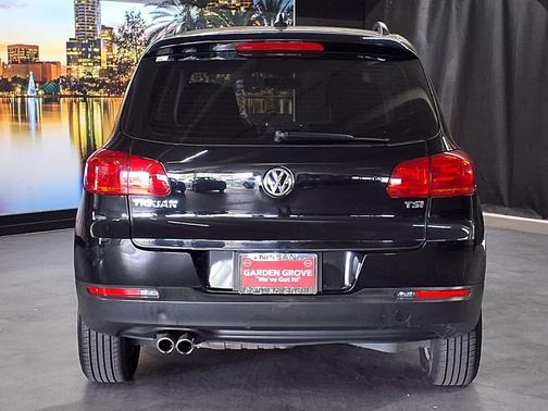 Deep Black 2017 Volkswagen Tiguan 2.0T S