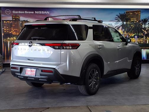 2025 Nissan Pathfinder SV FWD