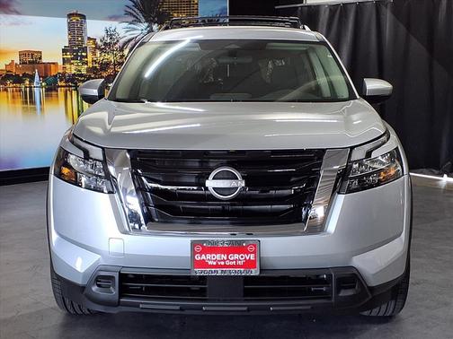2025 Nissan Pathfinder SV FWD