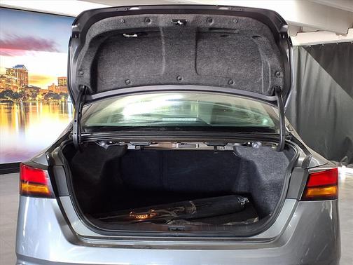 2025 Nissan Altima SR FWD