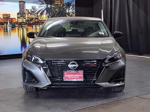 2025 Nissan Altima SR FWD