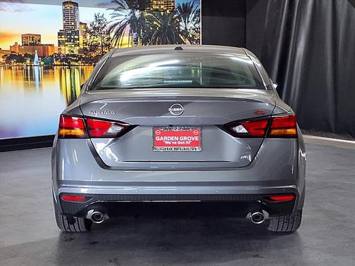 2025 Nissan Altima SR FWD