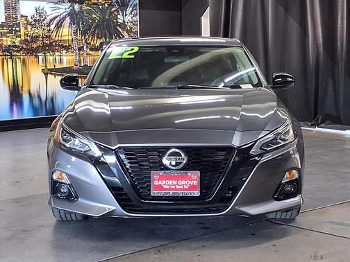 2022 Nissan Altima SR FWD