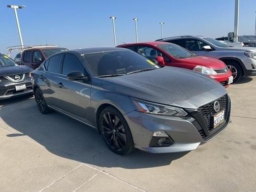 2022 Nissan Altima SR FWD