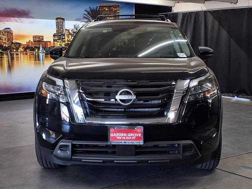2025 Nissan Pathfinder SV FWD