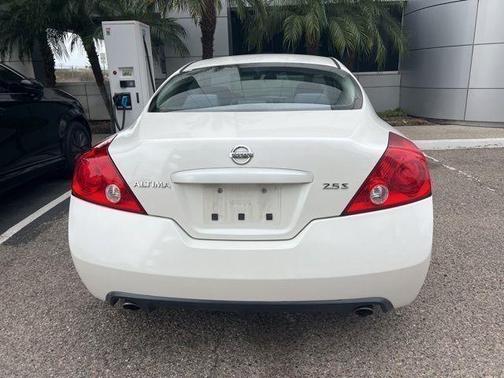 Winter Frost Metallic 2009 Nissan Altima 2.5 S