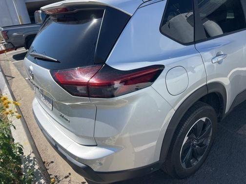 Brilliant Silver Metallic 2024 Nissan Rogue SV