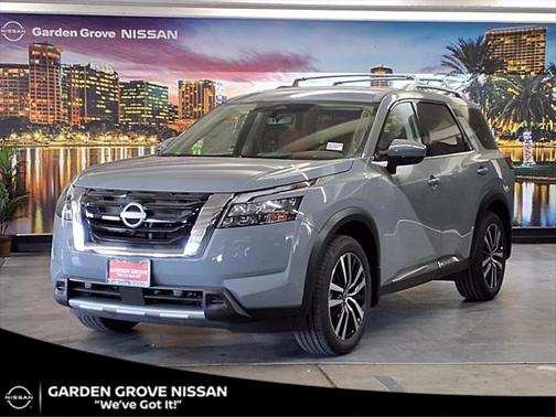 2025 Nissan Pathfinder Platinum FWD
