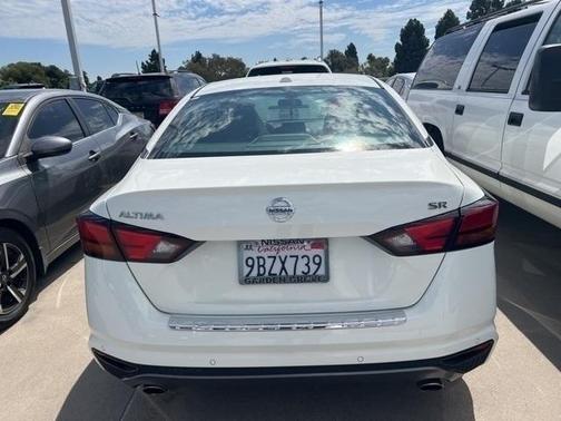 2022 Nissan Altima SR FWD