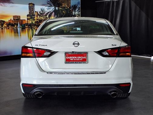 2022 Nissan Altima SR FWD