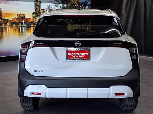 2026 Nissan Kicks SV