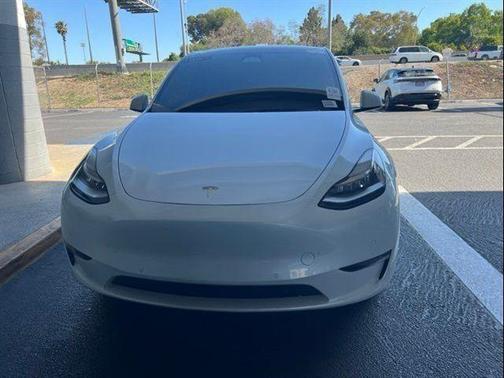 Pearl White Multi-Coat 2022 Tesla Model Y Long Range Dual Motor All-Wheel Drive