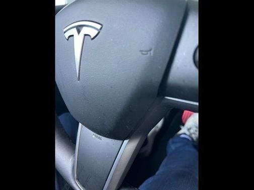 Pearl White Multi-Coat 2022 Tesla Model Y Long Range Dual Motor All-Wheel Drive