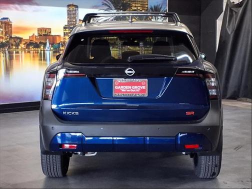 2025 Nissan Kicks SR