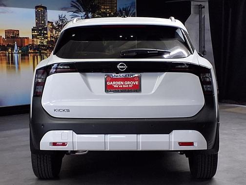 2026 Nissan Kicks SV