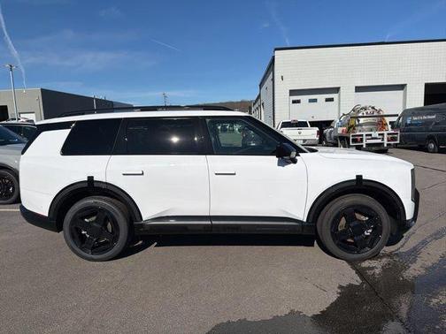 Glacial White Pearl 2027 Kia Telluride X-Line SX-Prestige