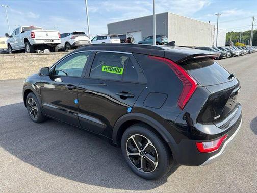 Aurora Black Pearl 2026 Kia Niro LX