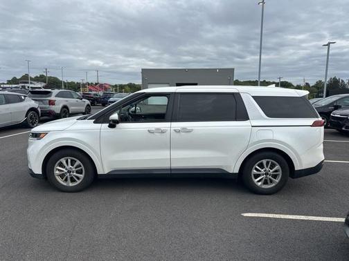 2022 Kia Carnival LXS