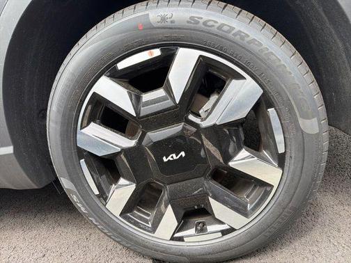 Glacial White Pearl 2027 Kia Telluride S