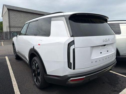 Glacial White Pearl 2027 Kia Telluride S
