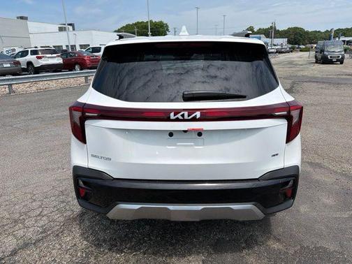 Snow White Pearl 2026 Kia Seltos S