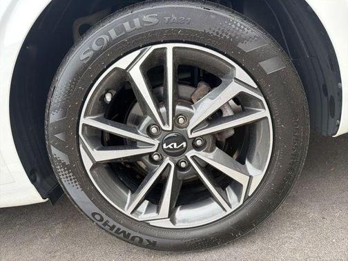 Snow White Pearl 2023 Kia Forte LXS