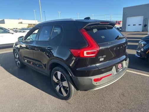 2019 Volvo XC40 T5 Momentum