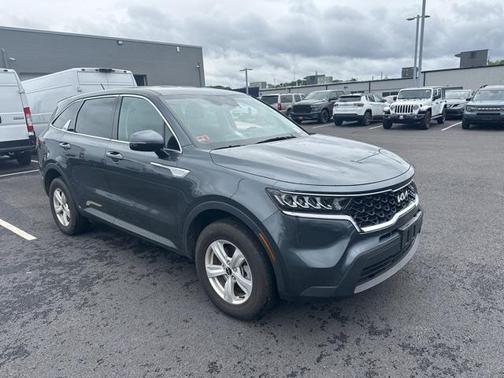 2022 Kia Sorento LX