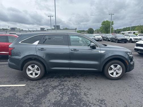 2022 Kia Sorento LX