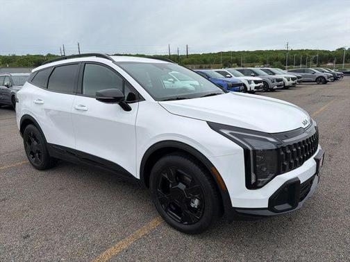 Glacial White Pearl 2026 Kia Sportage X-Line