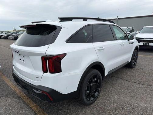 Glacial White Pearl 2026 Kia Sorento SX
