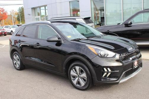 Aurora Black Pearl 2022 Kia Niro LX