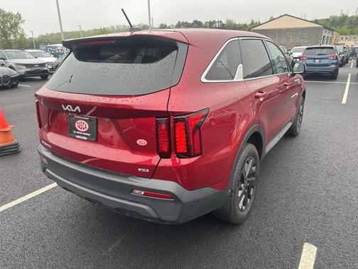2023 Kia Sorento LX
