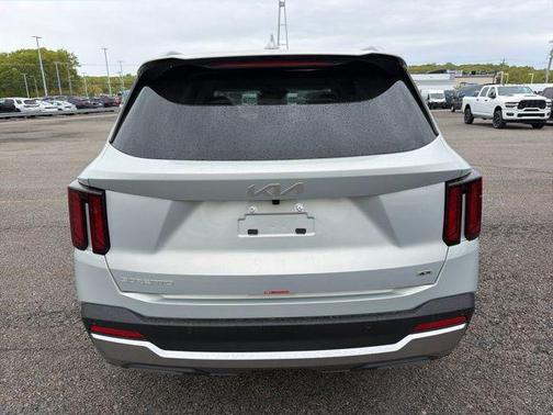 Ivory Silver 2026 Kia Sorento S