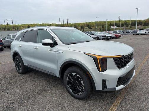 Ivory Silver 2026 Kia Sorento S