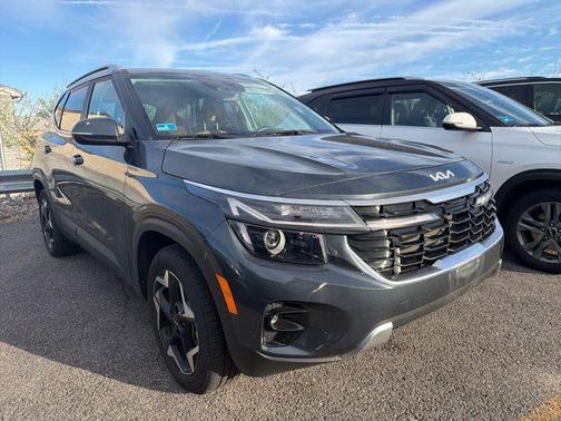 Gravity Gray 2024 Kia Seltos EX