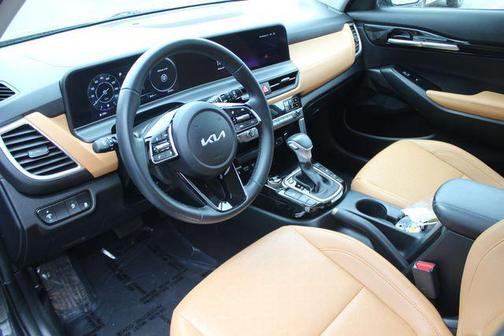 Gravity Gray 2024 Kia Seltos EX