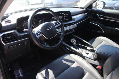 Everlasting Silver 2024 Kia Telluride S