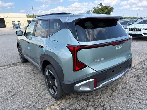 Iceberg Green 2027 Kia Seltos EX
