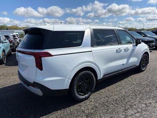 Snow White Pearl 2026 Kia Carnival LX