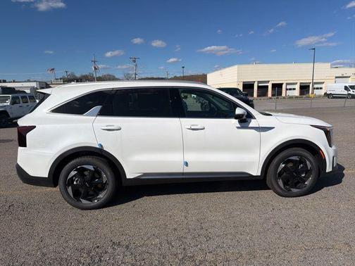 Snow White Pearl 2026 Kia Sorento Hybrid EX