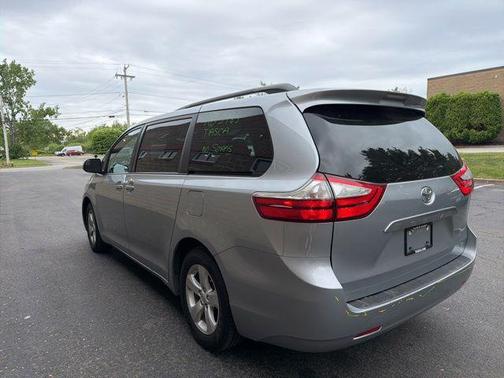 Silver Sky Metallic 2016 Toyota Sienna LE