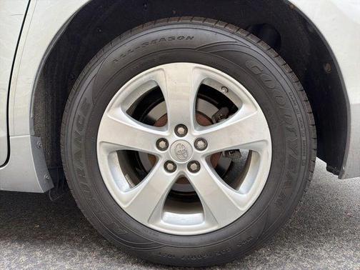 Silver Sky Metallic 2016 Toyota Sienna LE