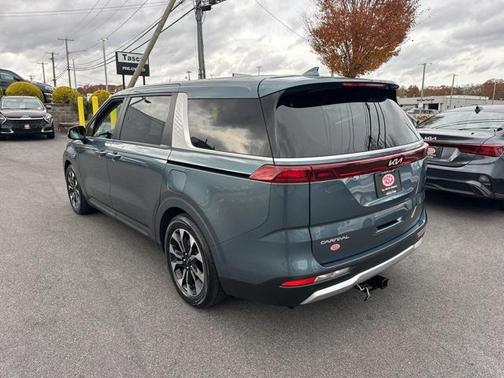 2024 Kia Carnival EX
