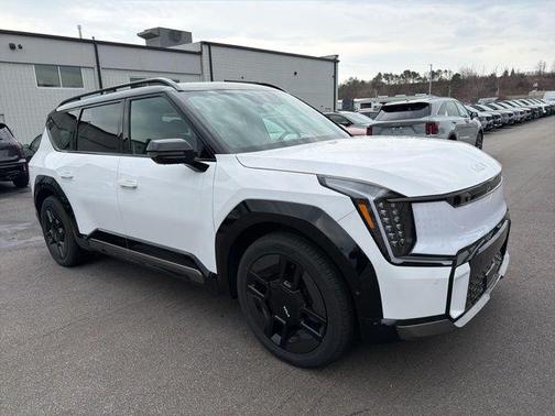 Glacier White Pearl/Ebony Black Roof 2026 Kia EV9 GT-Line