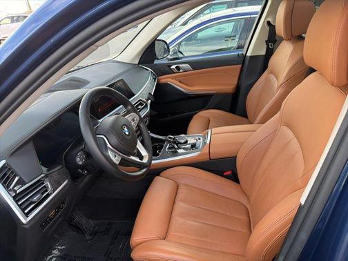 Blue Metallic 2022 BMW X7 xDrive40i