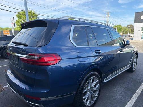 Blue Metallic 2022 BMW X7 xDrive40i